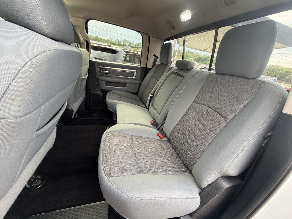 RAM 1500 Big Horn 4x4 Crew Cab 5'7" Box 2017