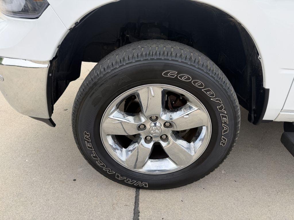 RAM 1500 Big Horn 4x4 Crew Cab 5'7" Box 2017