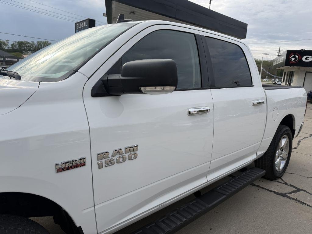 RAM 1500 Big Horn 4x4 Crew Cab 5'7" Box 2017