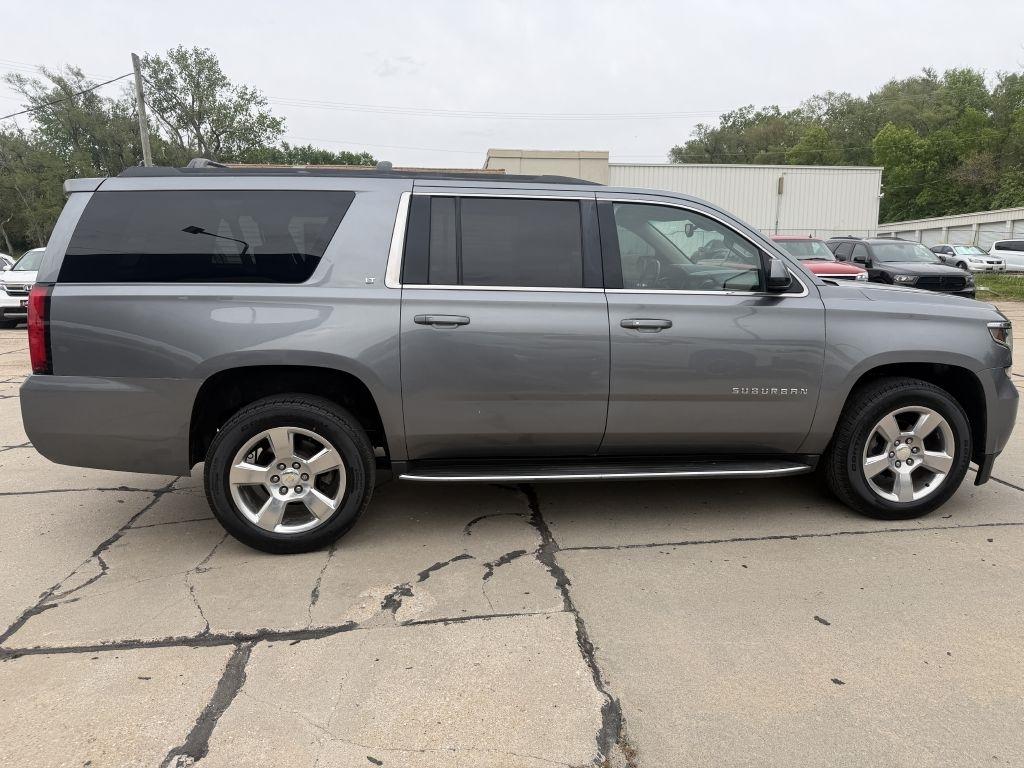 Chevrolet Suburban 4WD 4dr 1500 LT 2018