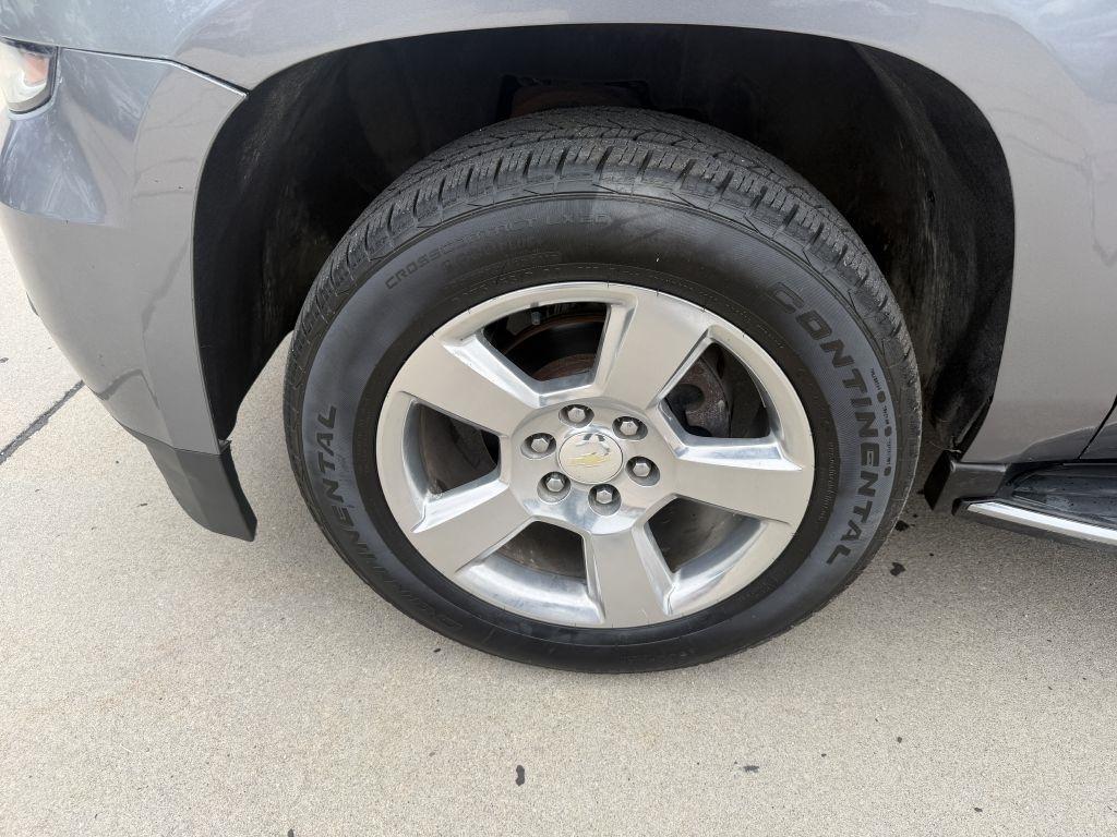 Chevrolet Suburban 4WD 4dr 1500 LT 2018