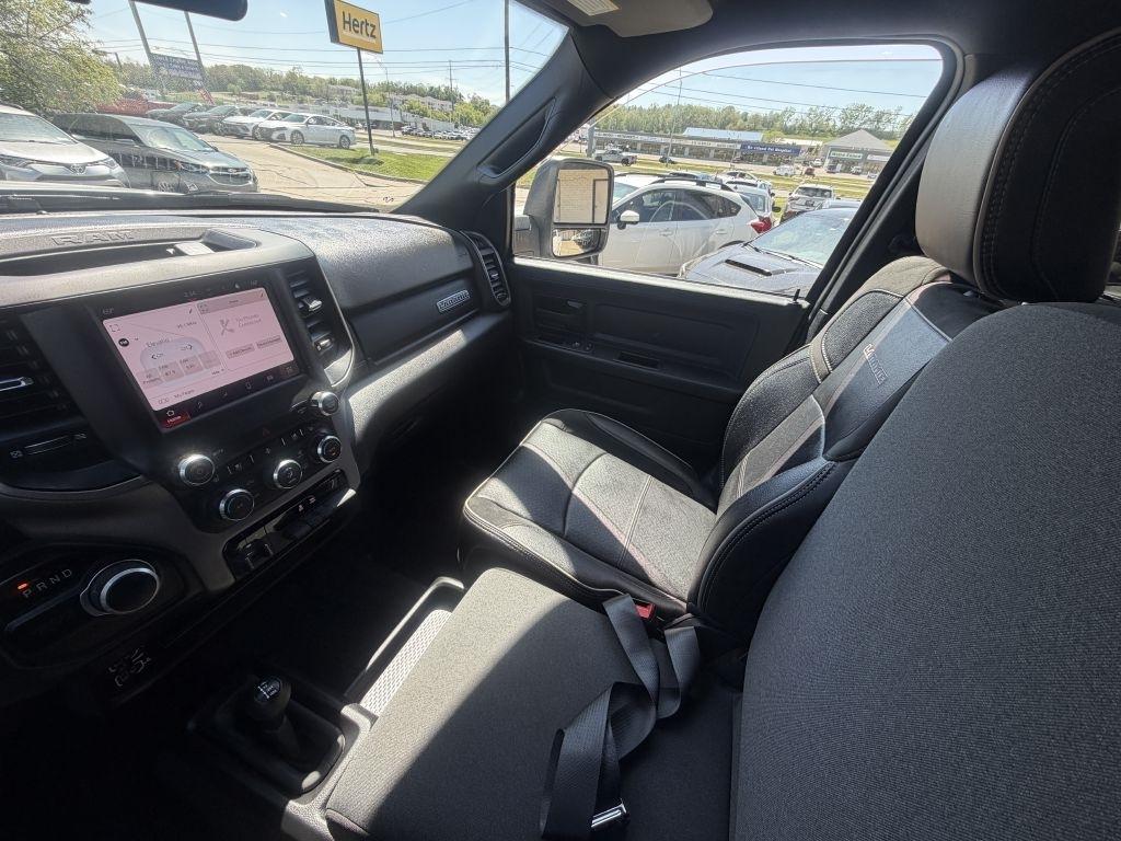 RAM 2500 Tradesman 4x4 Crew Cab 6'4" Box 2023