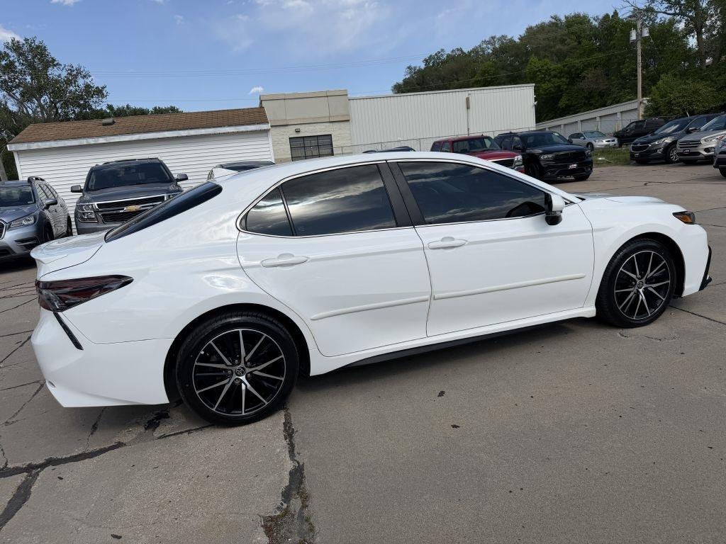 Toyota Camry SE Auto AWD (Natl) 2022