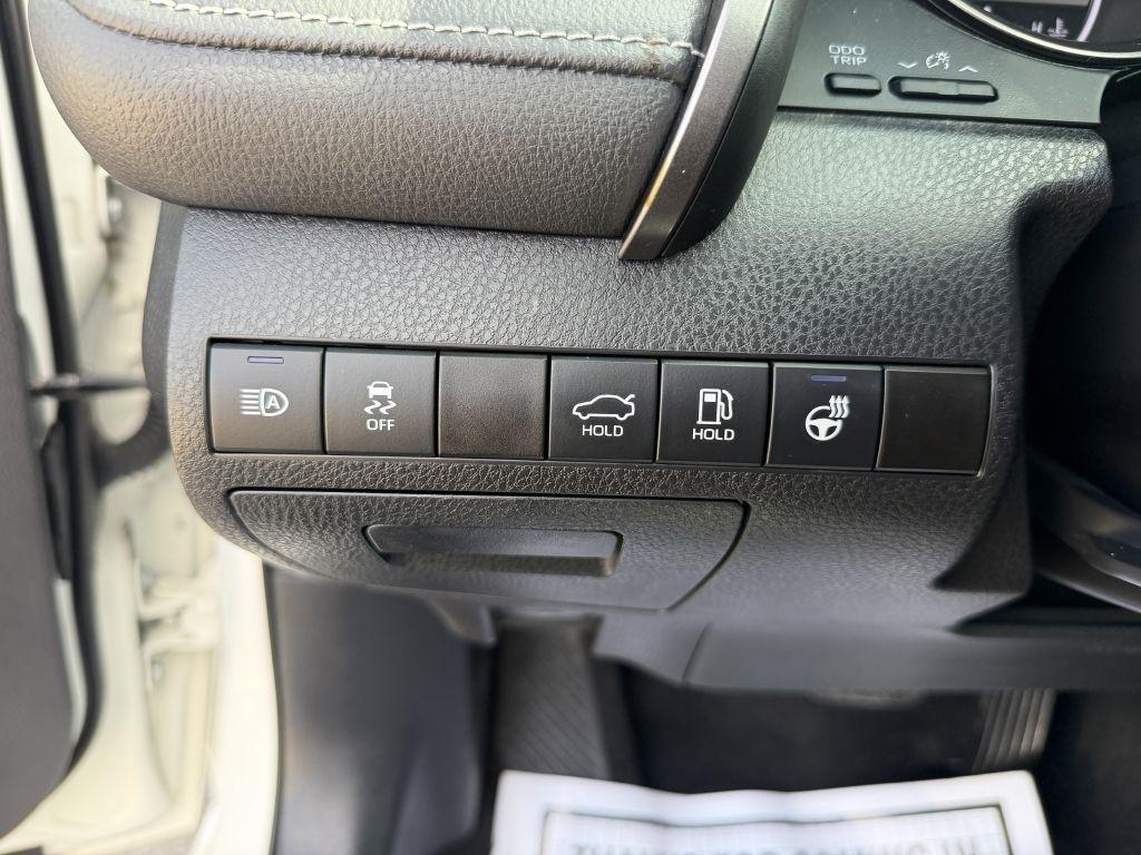 Toyota Camry SE Auto AWD (Natl) 2022