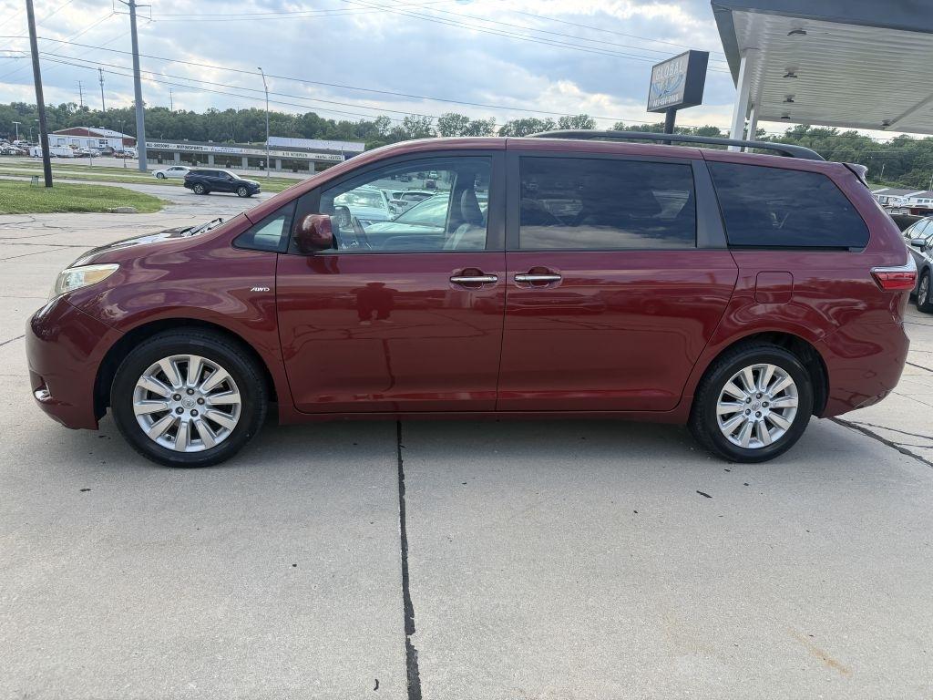 Toyota Sienna 5dr 7-Pass Van XLE Premium AWD (Natl) 2016