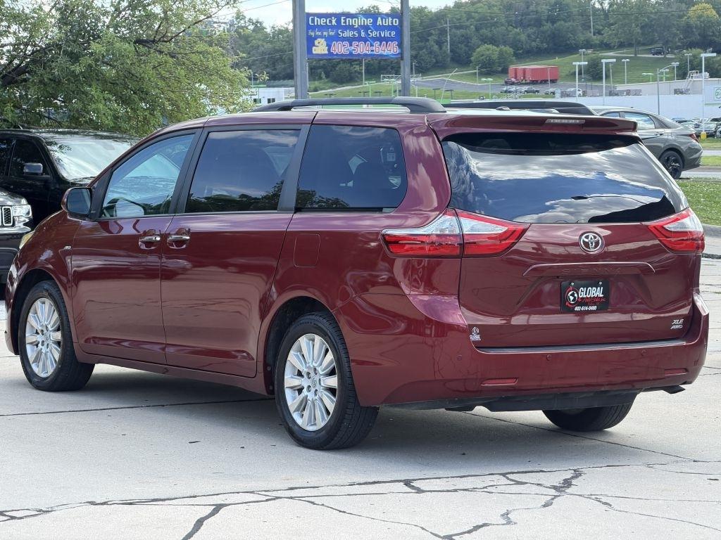 Toyota Sienna 5dr 7-Pass Van XLE Premium AWD (Natl) 2016