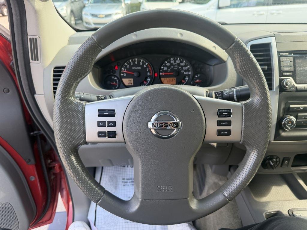 Nissan Frontier 4WD Crew Cab LWB Auto SV 2016