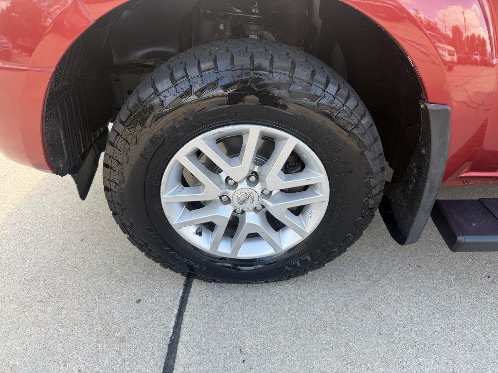 Nissan Frontier 4WD Crew Cab LWB Auto SV 2016