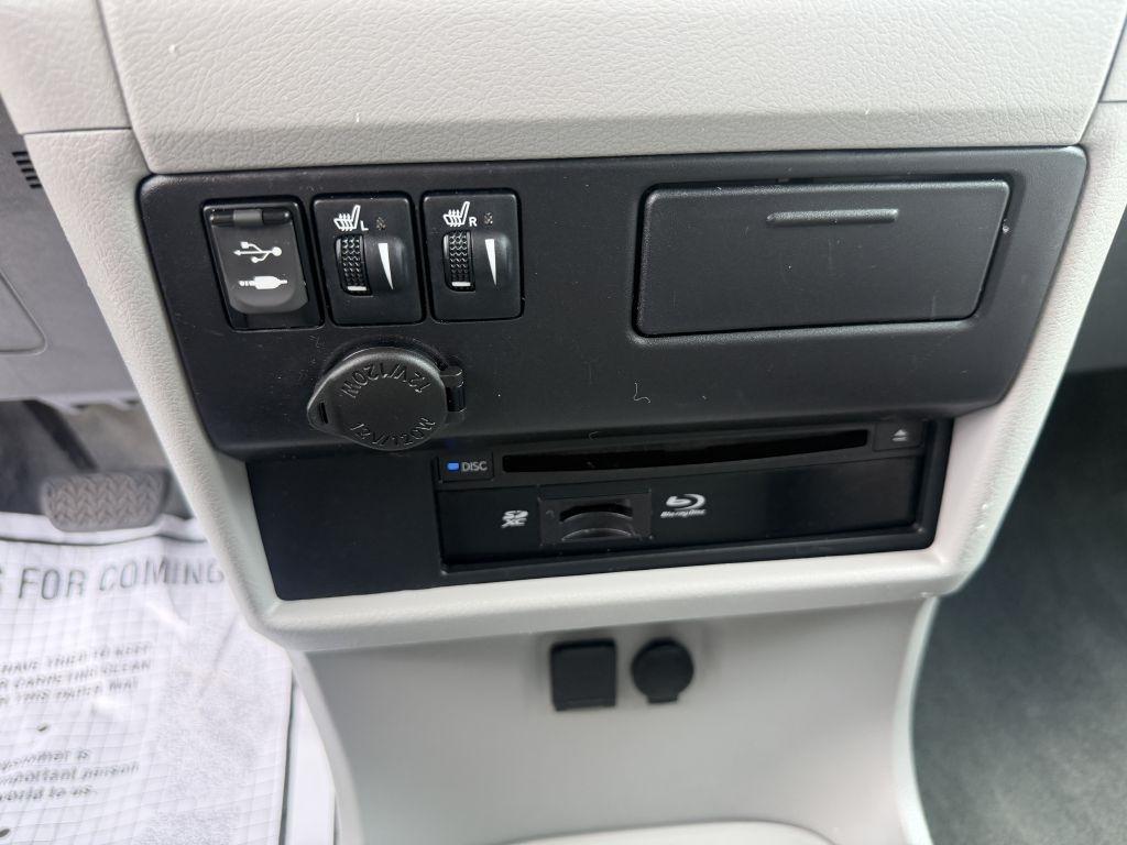 Toyota Sienna Limited Premium AWD 7-Passenger (Natl) 2017