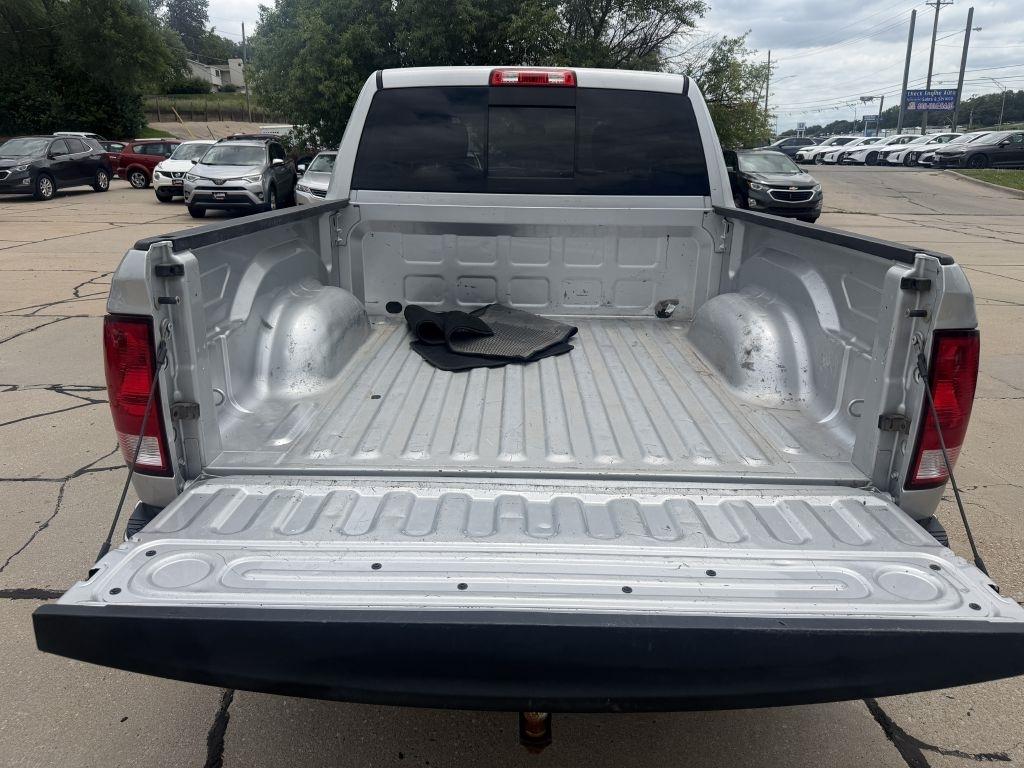 RAM 1500 4WD Crew Cab 140.5" Big Horn 2016