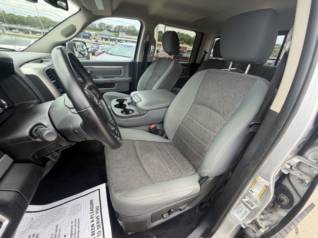 RAM 1500 4WD Crew Cab 140.5" Big Horn 2016