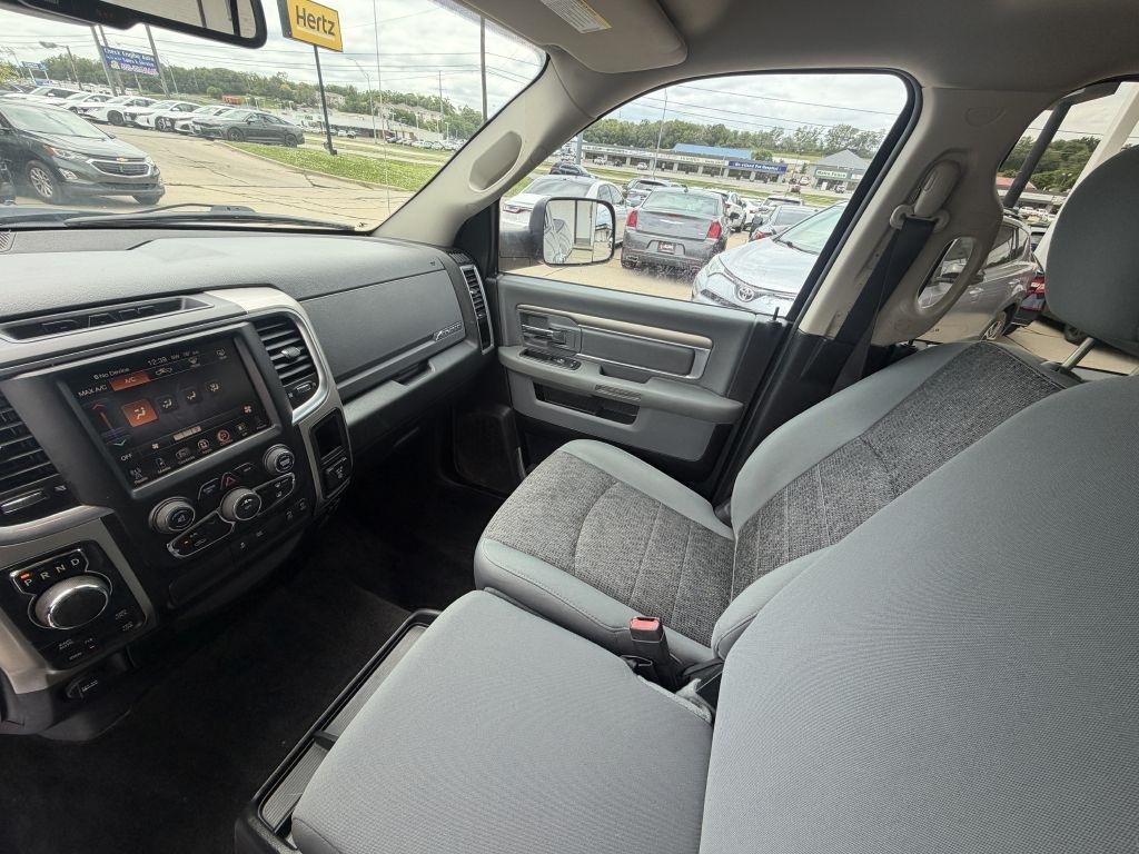 RAM 1500 4WD Crew Cab 140.5" Big Horn 2016