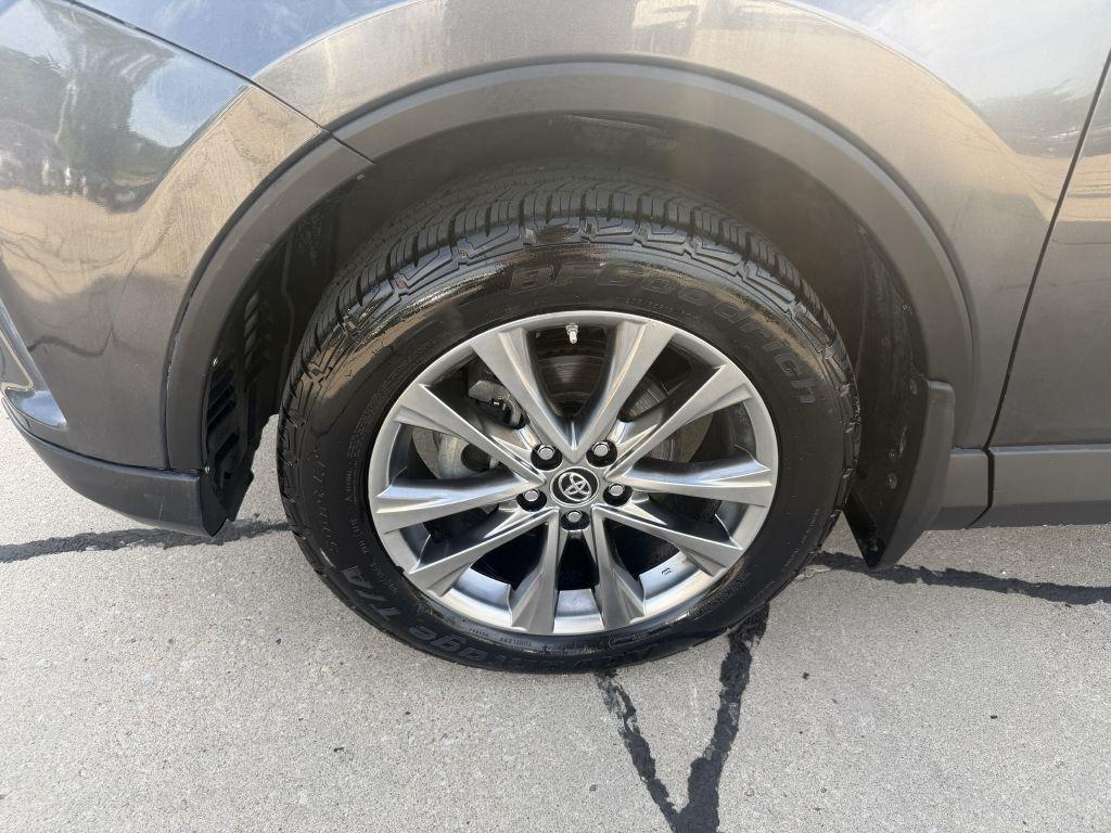 Toyota RAV4 Limited AWD 2018