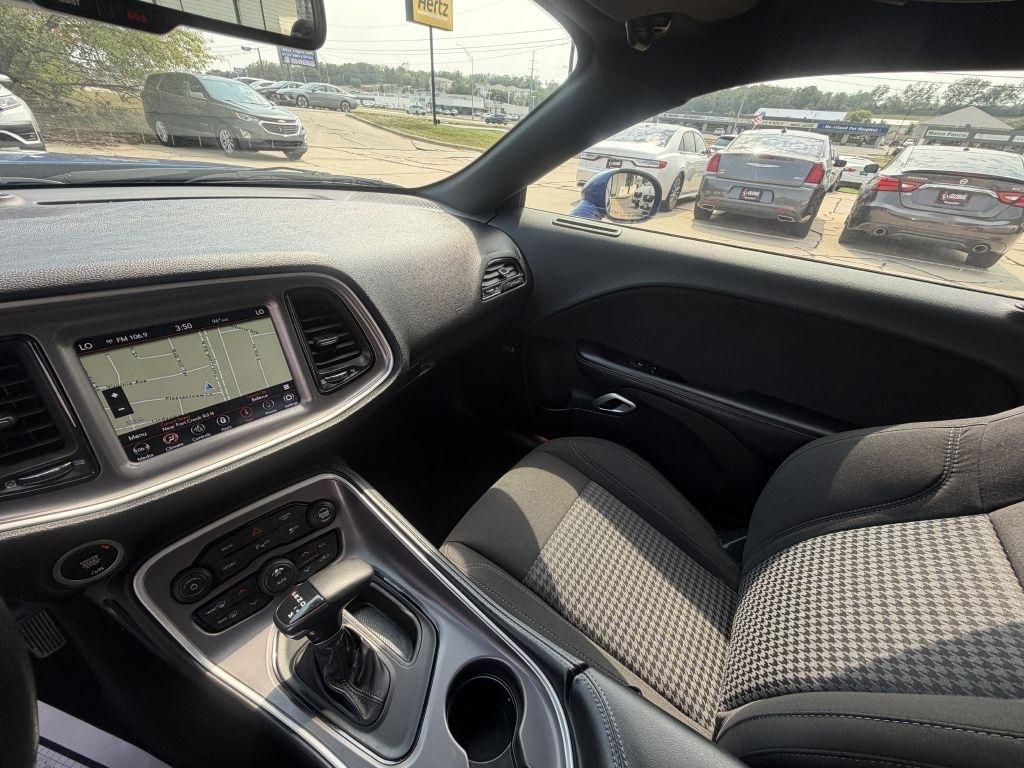 Dodge Challenger SXT AWD 2022