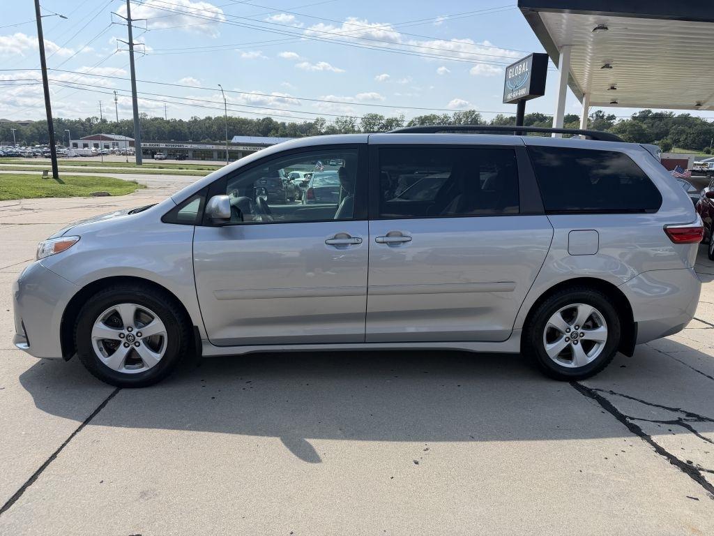 Toyota Sienna LE 8-Passenger 2018