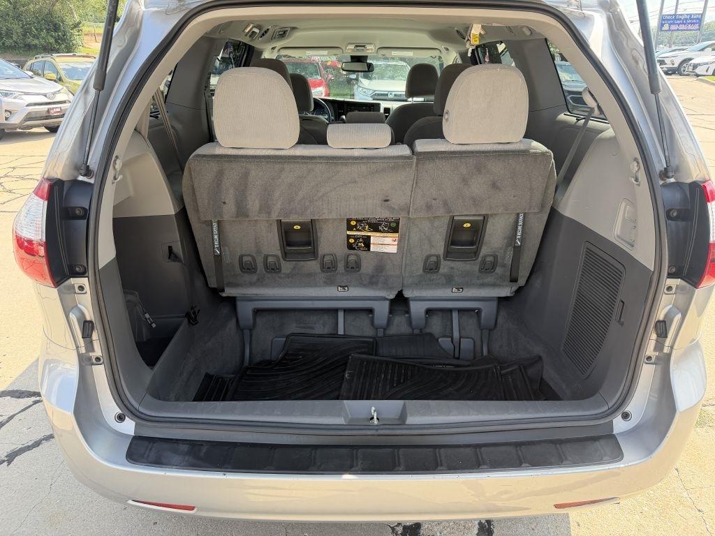 Toyota Sienna LE 8-Passenger 2018
