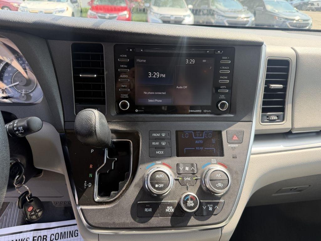Toyota Sienna LE 8-Passenger 2018
