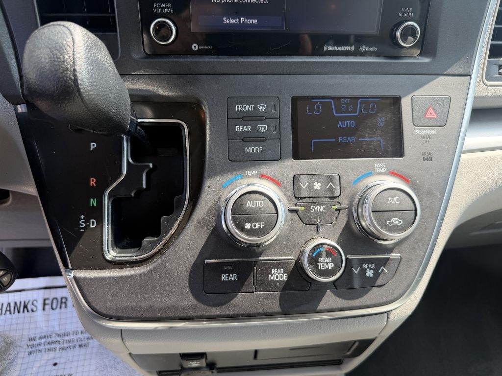 Toyota Sienna LE 8-Passenger 2018