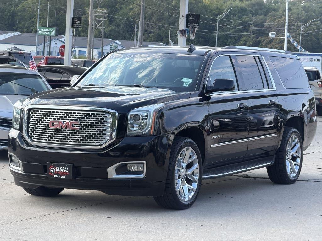 GMC Yukon XL Denali 4WD 2017