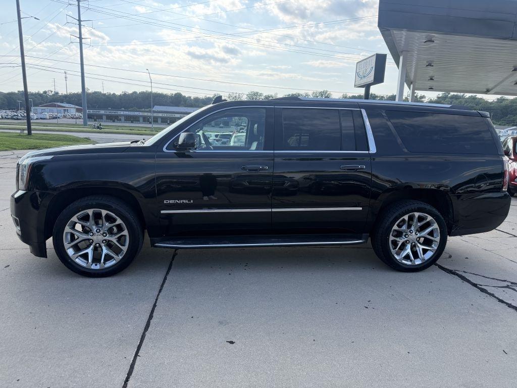 GMC Yukon XL Denali 4WD 2017