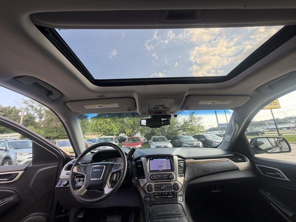 GMC Yukon XL Denali 4WD 2017