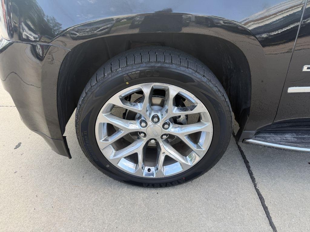 GMC Yukon XL Denali 4WD 2017