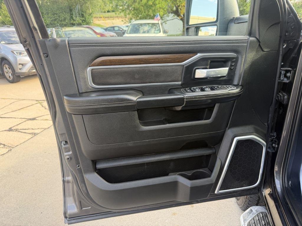 RAM 2500 Laramie Crew Cab SWB 4WD 2024