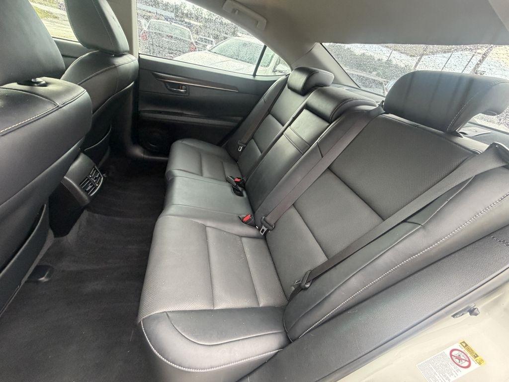 Lexus ES 350 Sedan 2015