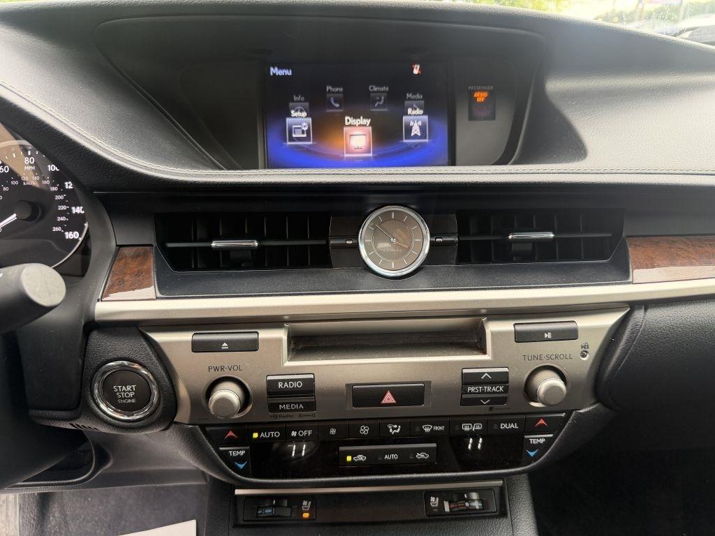 Lexus ES 350 Sedan 2015