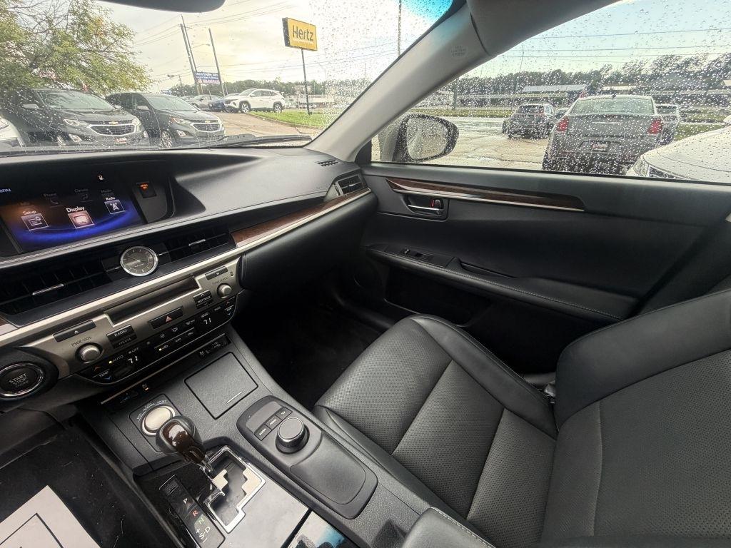 Lexus ES 350 Sedan 2015