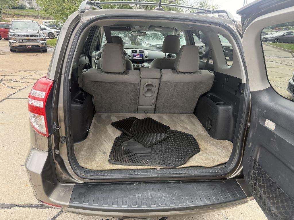 Toyota RAV4 Base I4 4WD 2011