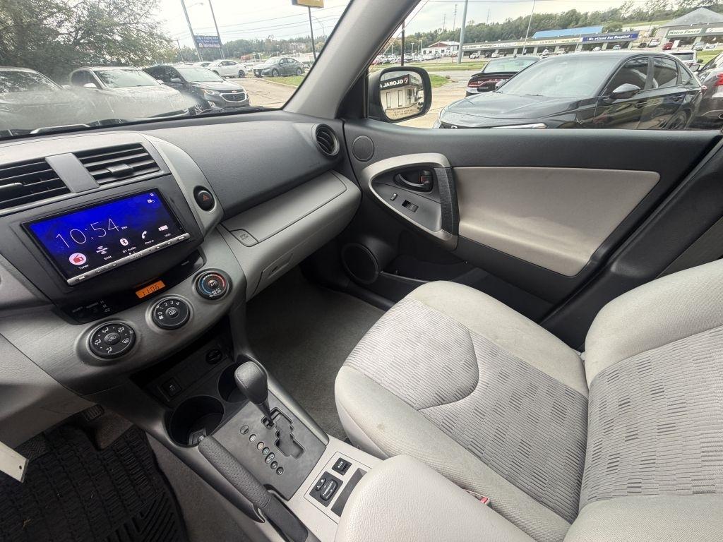 Toyota RAV4 Base I4 4WD 2011