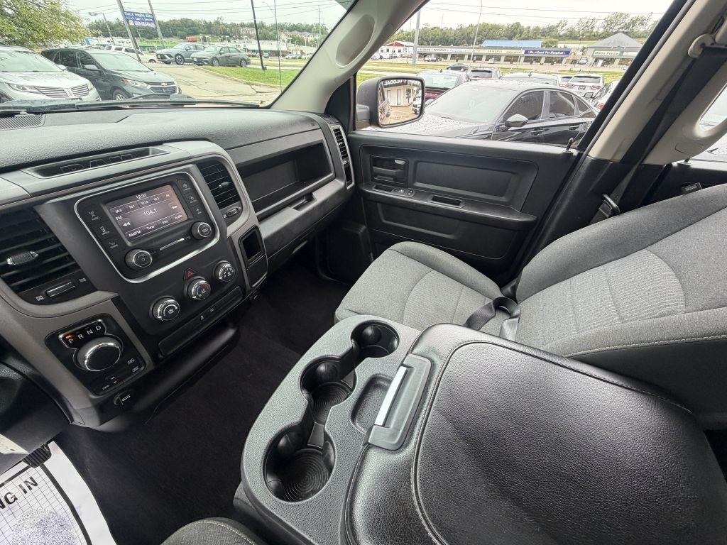 RAM 1500 Classic Tradesman Quad Cab 4WD 2021