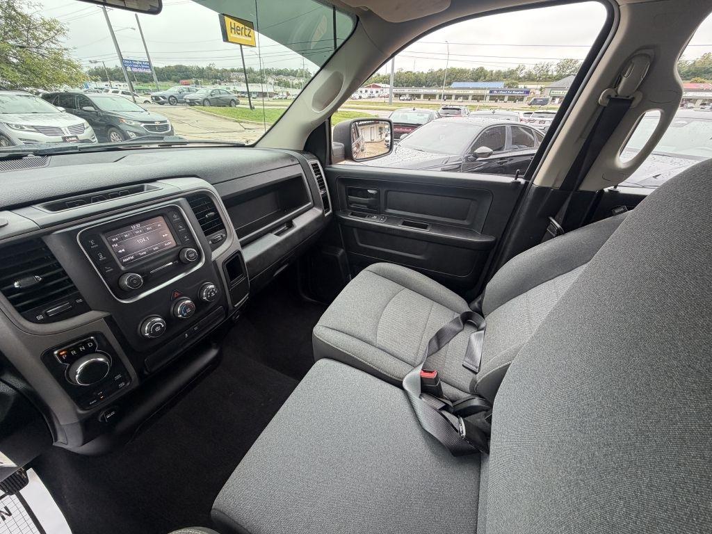 RAM 1500 Classic Tradesman Quad Cab 4WD 2021