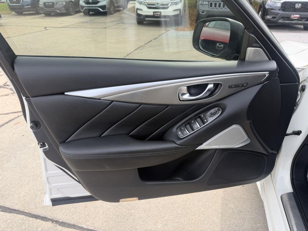 Infiniti Q50 3.0t LUXE AWD 2020