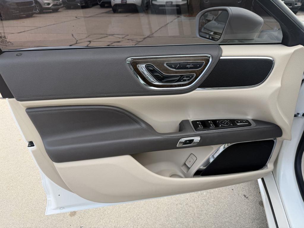 Lincoln Continental Select 2019