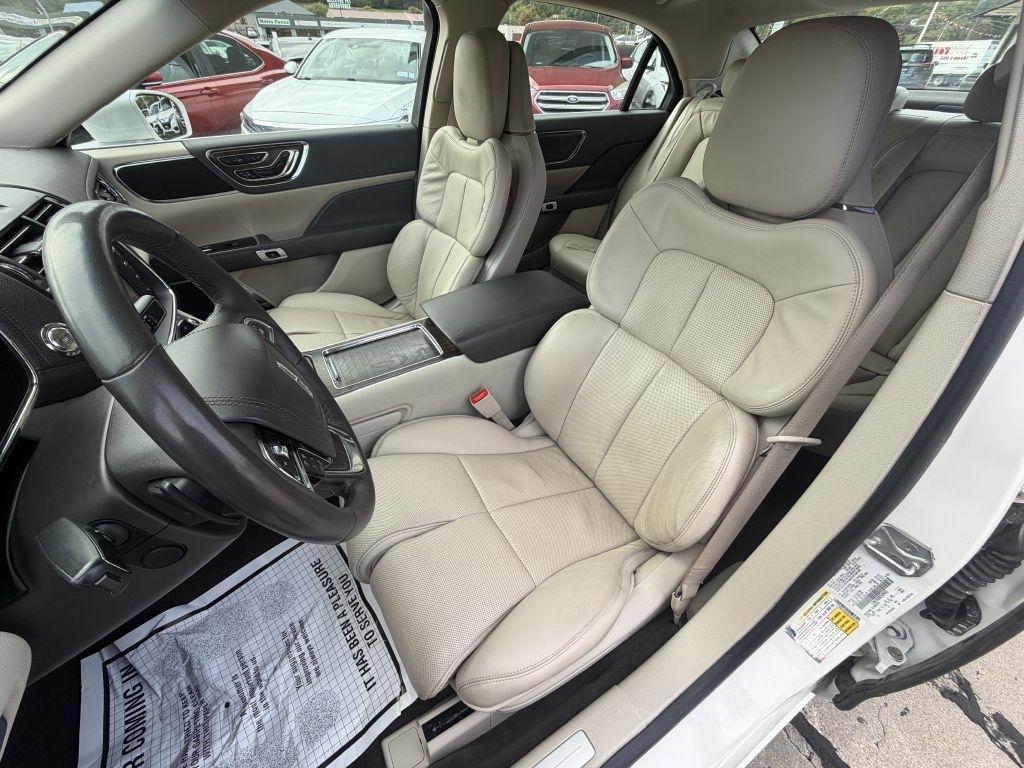 Lincoln Continental Select 2019