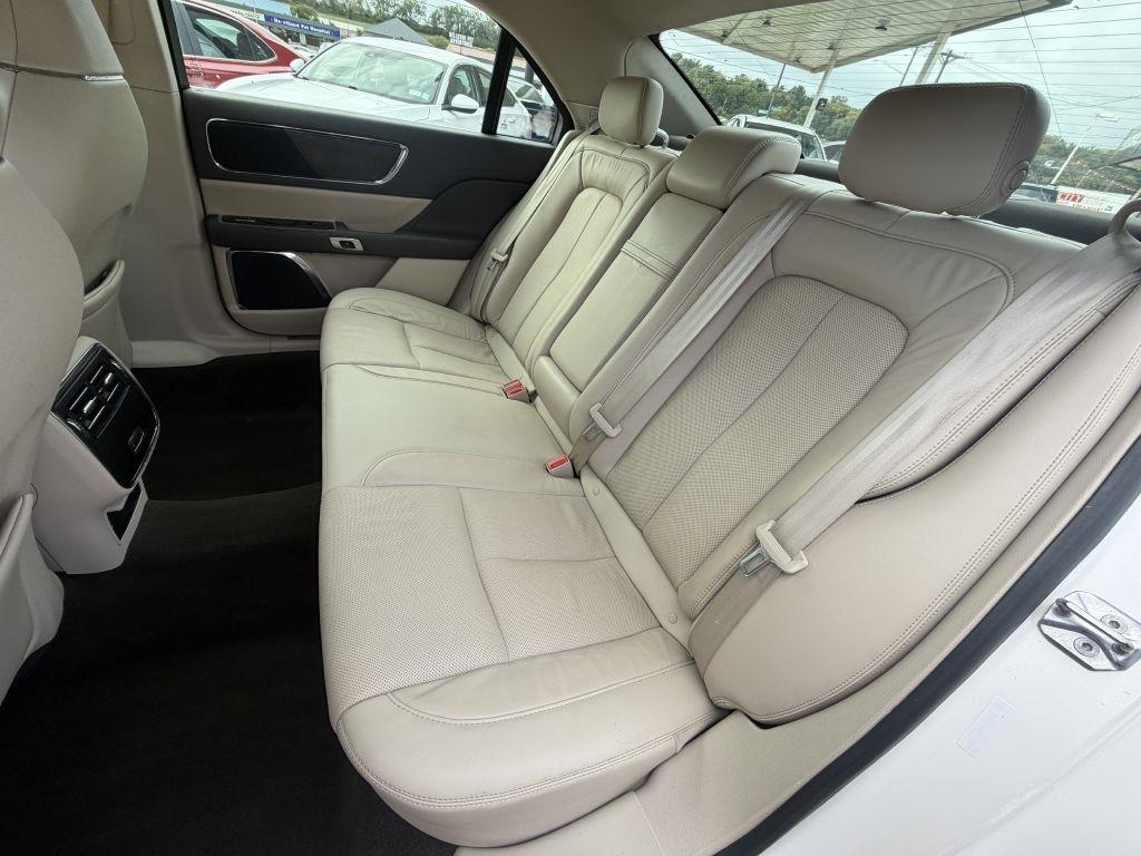 Lincoln Continental Select 2019