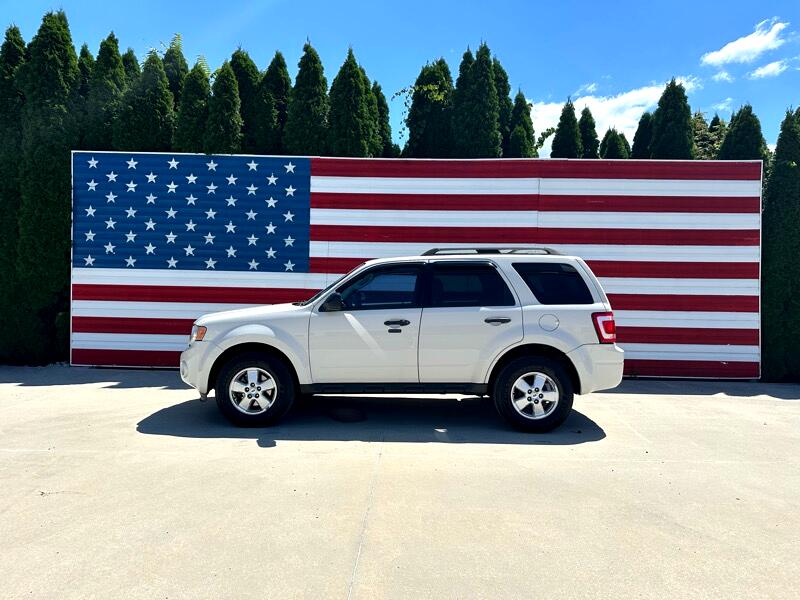2010 Ford Escape XLT photo 2