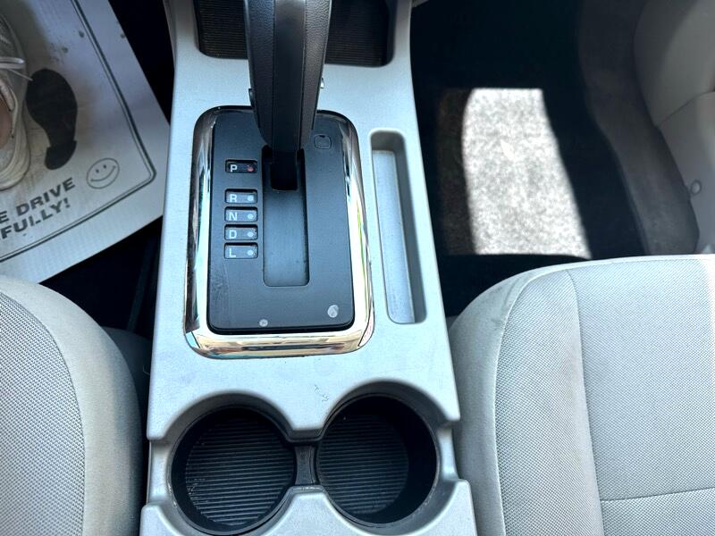 2010 Ford Escape XLT photo 12