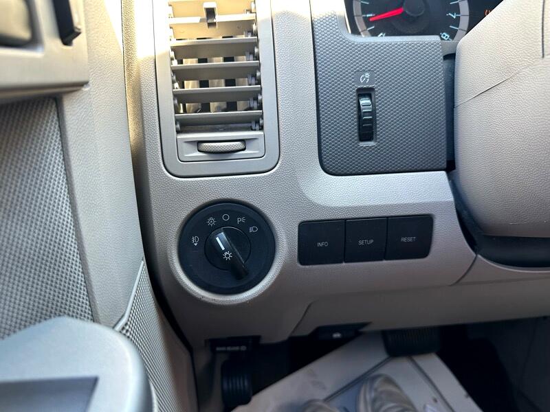 2010 Ford Escape XLT photo 18