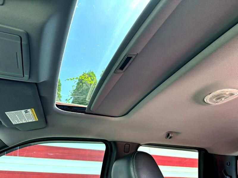 2012 Ford F-150 XLT photo 20
