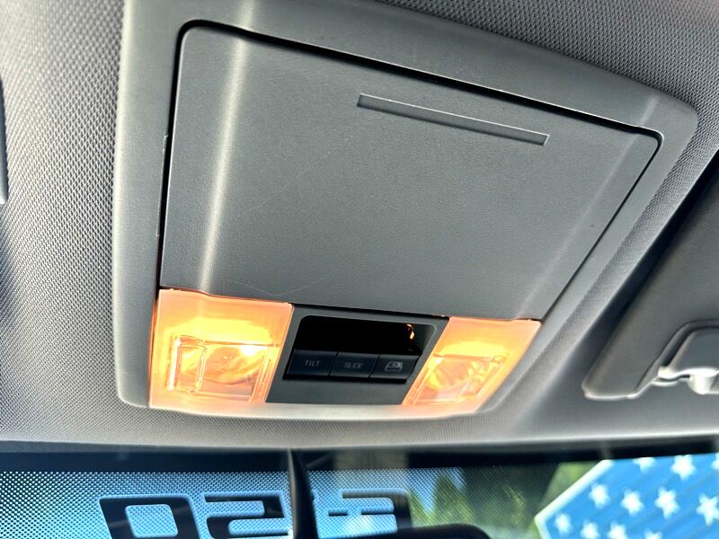 2012 Ford F-150 XLT photo 21