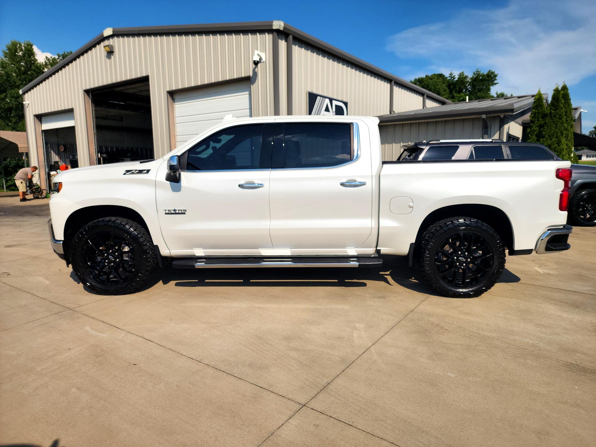2022 Chevrolet Silverado 1500 LTZ photo 3