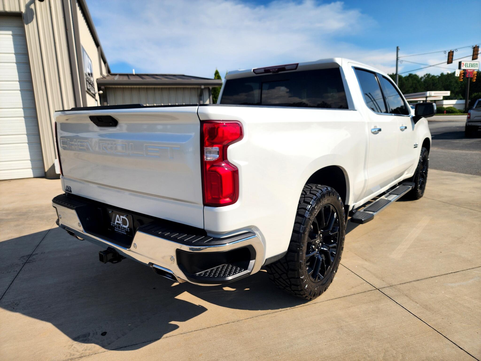 2022 Chevrolet Silverado 1500 LTZ photo 7