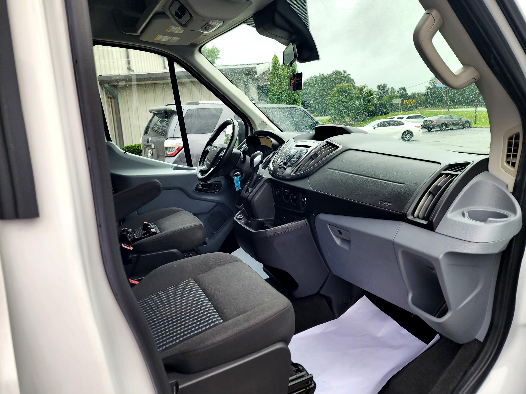 2018 Ford Transit Passenger XLT photo 9