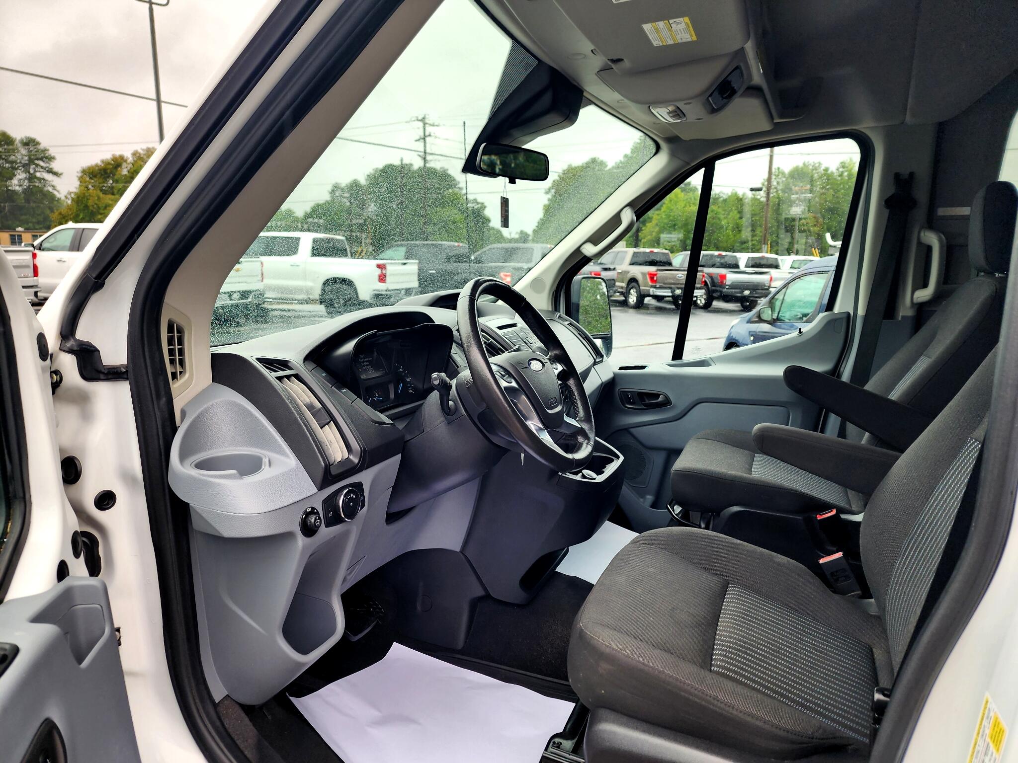 2018 Ford Transit Passenger XLT photo 13