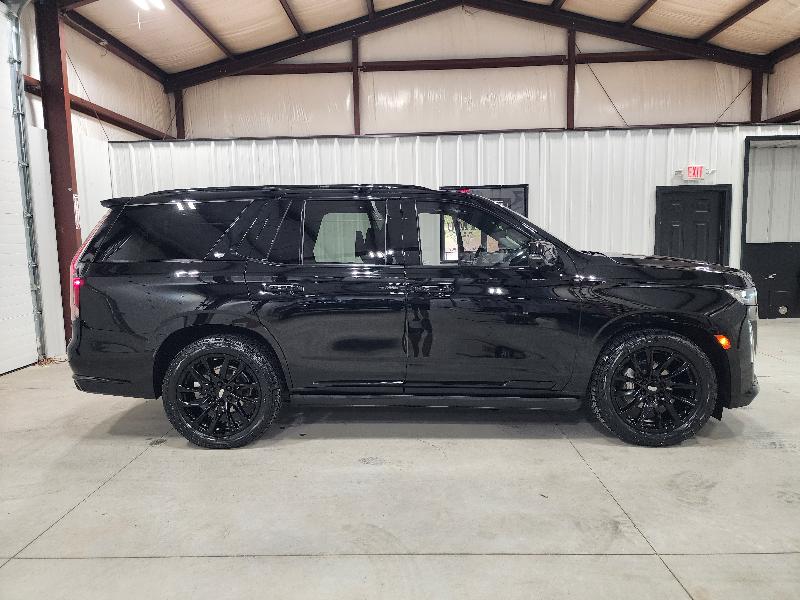 2021 Cadillac Escalade Sport Platinum photo 2