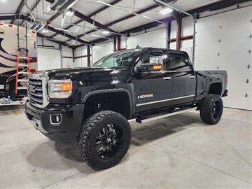 2017 GMC Sierra 2500HD 4WD Crew Cab 153.7" SLT