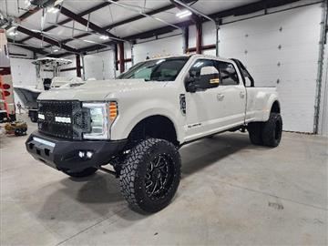 2019 Ford Super Duty F-350 DRW Lariat 4WD Crew Cab 179" WB 60" CA